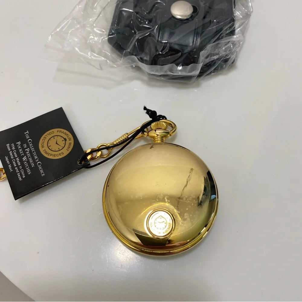 Franklin Mint Pocket Watch International The Spirit Of The Wolf Center Vintage‎